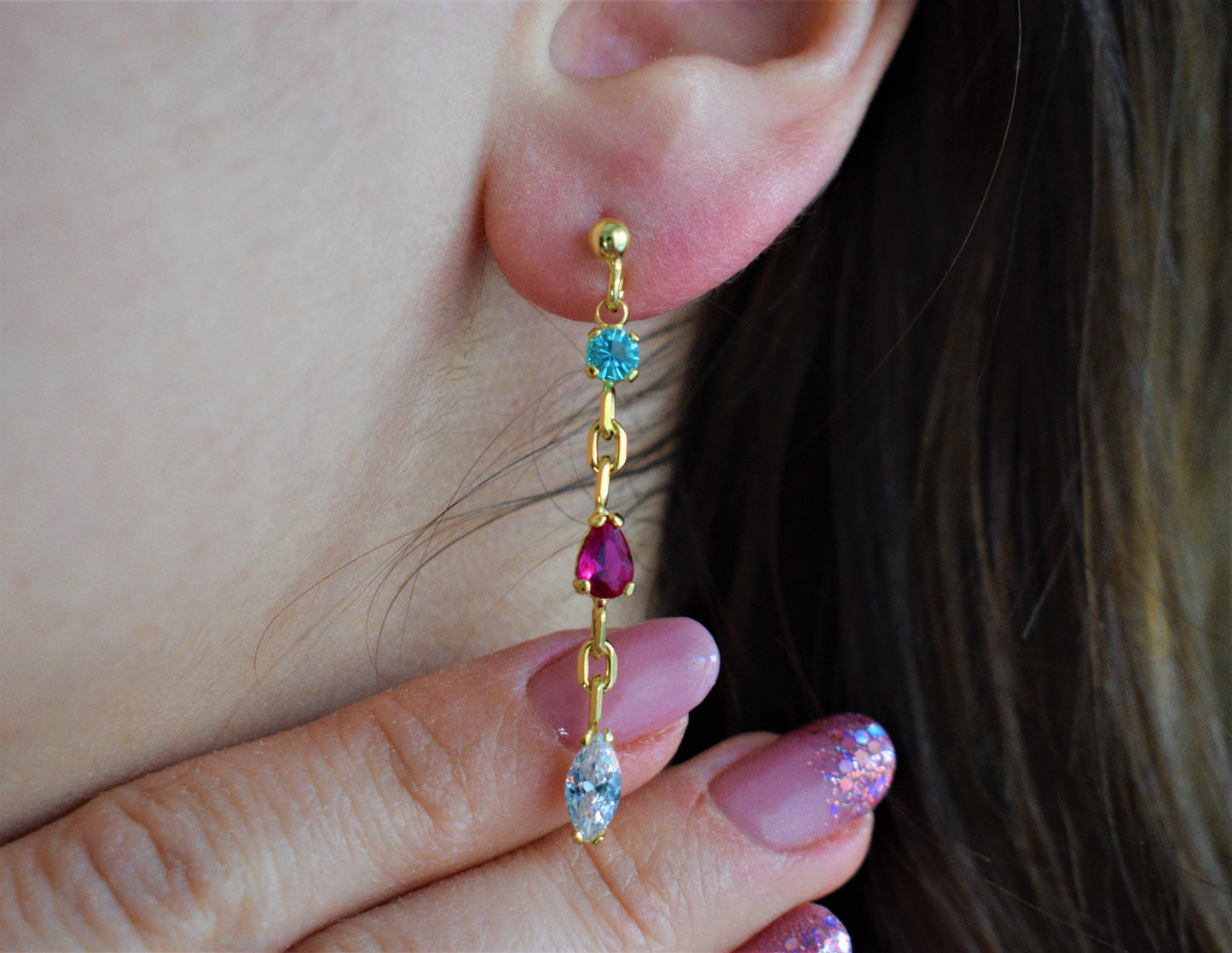 Orecchini pendenti MixColor indossato