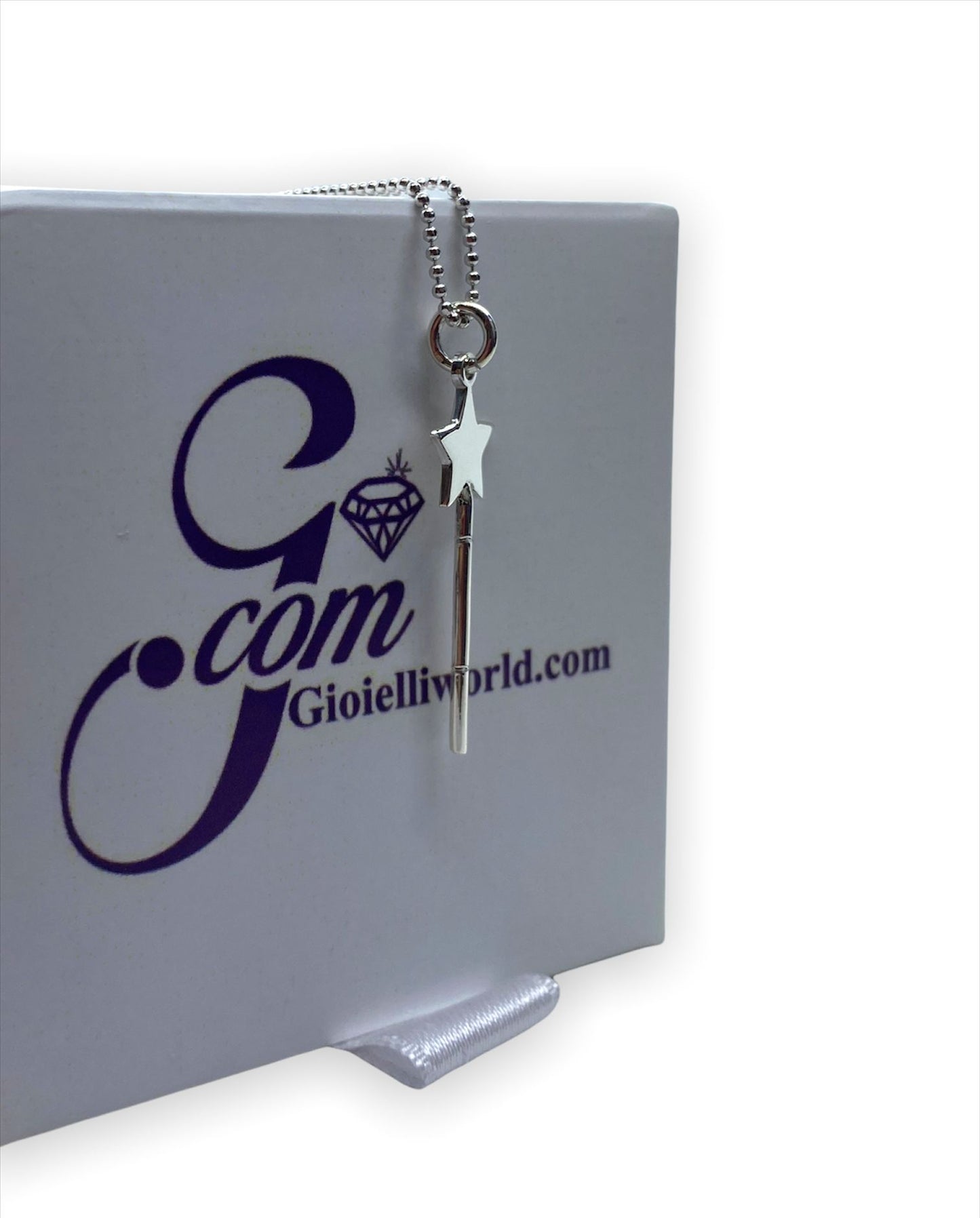 Collana Bacchetta magica in argento 925 nella confezione.