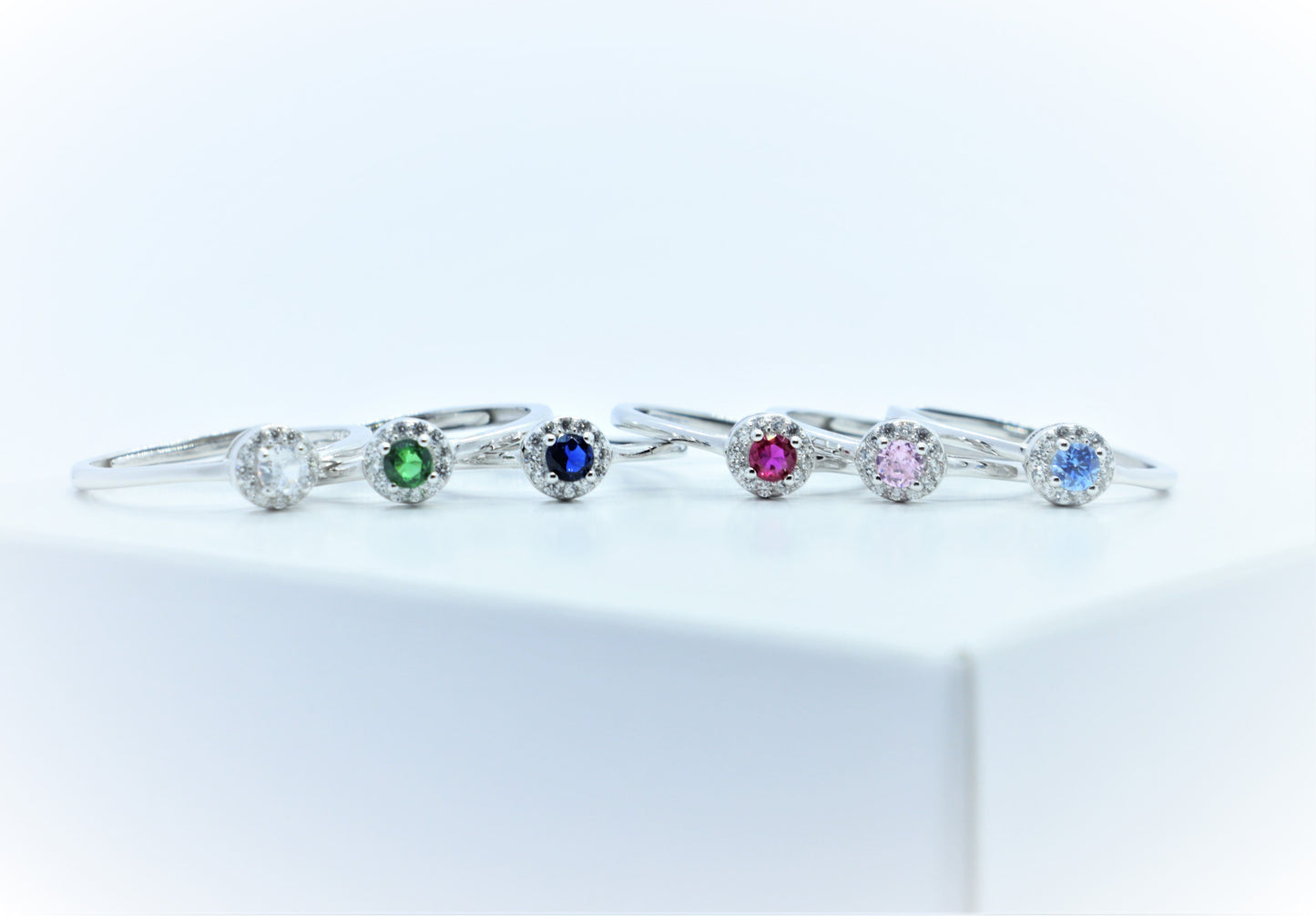Anello zirconato
