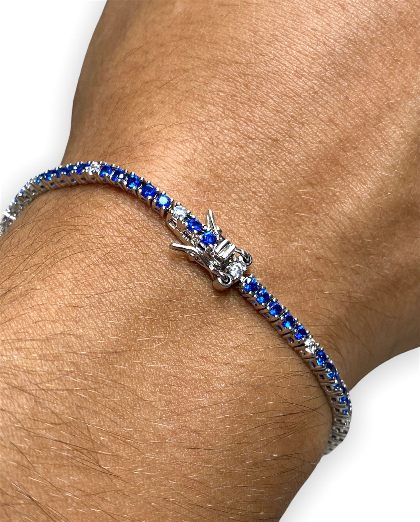 Tennis alternato chiusura.