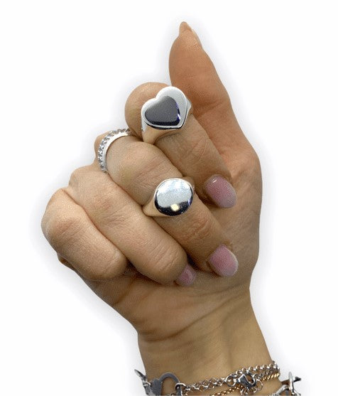 anello chevalier ovale e a cuore indossato regolabile argento 925