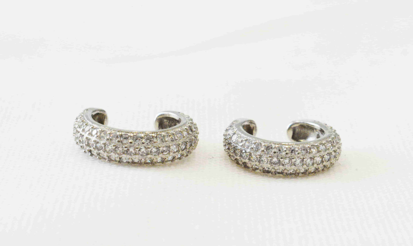 Earcuff bombati in argento 925 colorazione argento.