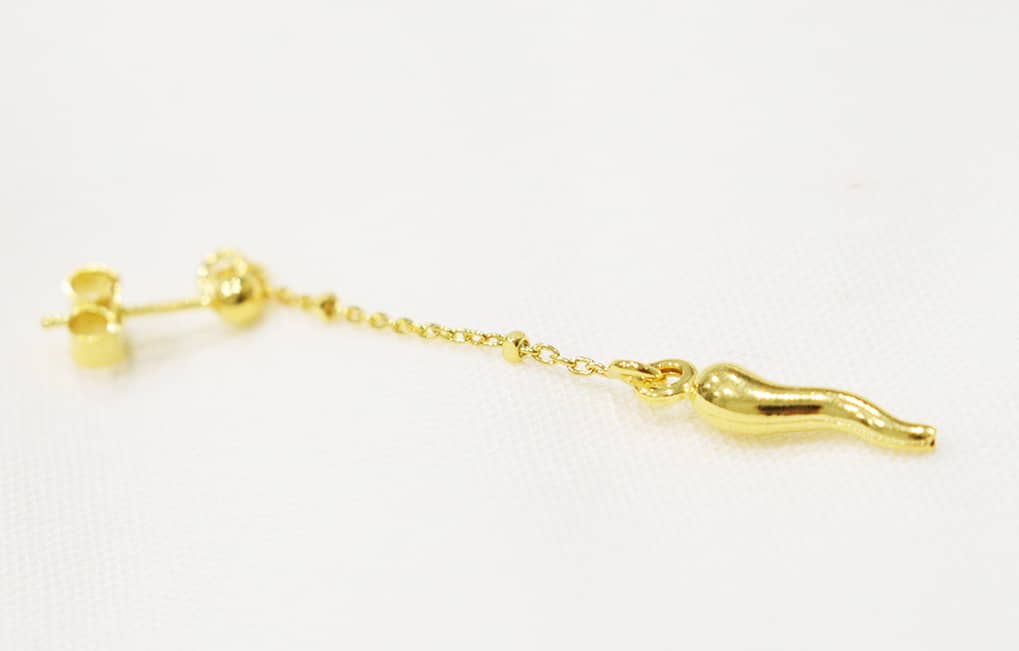 Orecchino con peperonino pendente in argento 925 e placcato oro.