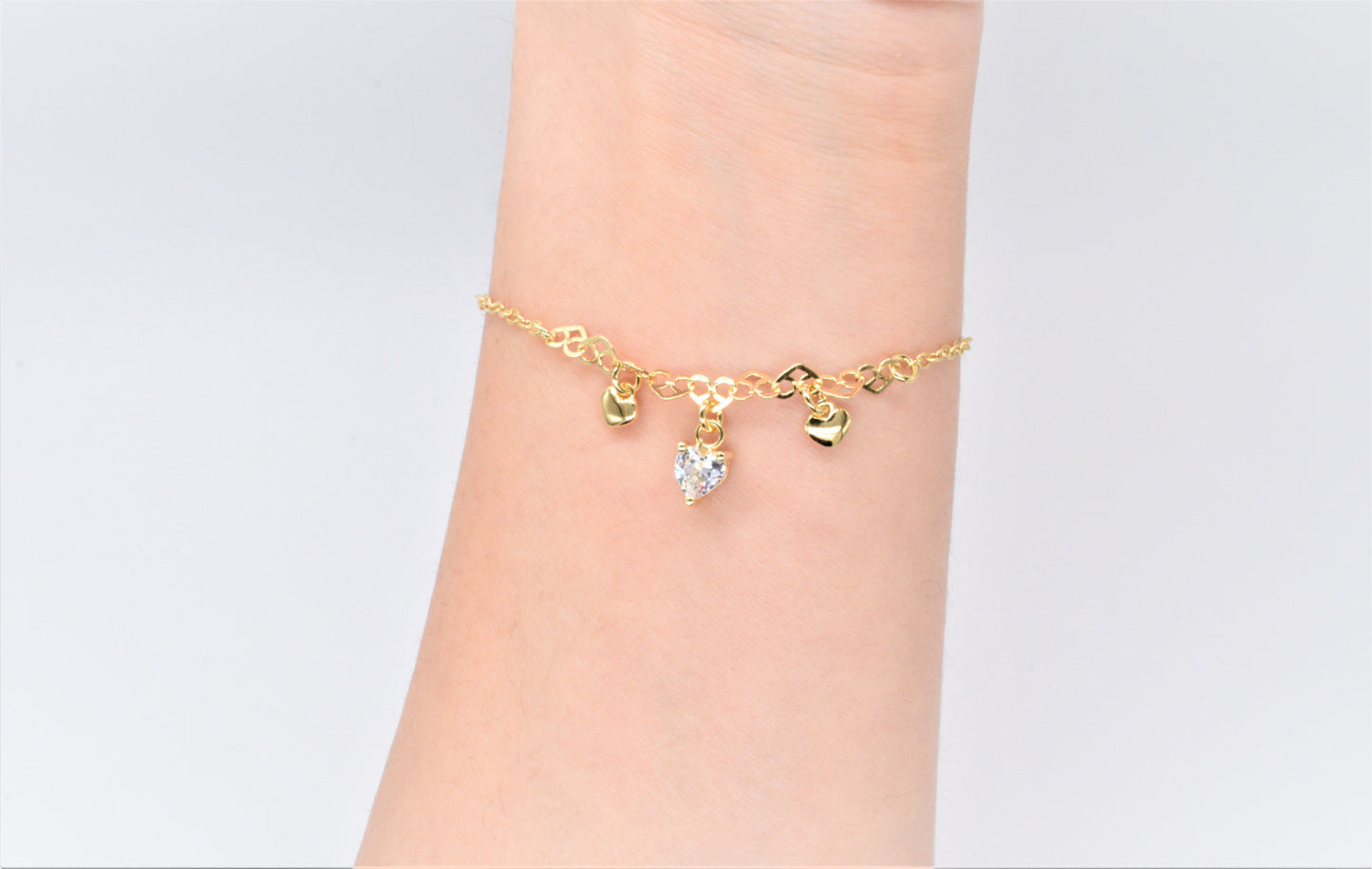 Bracciale MultiCuore bianco indossato
