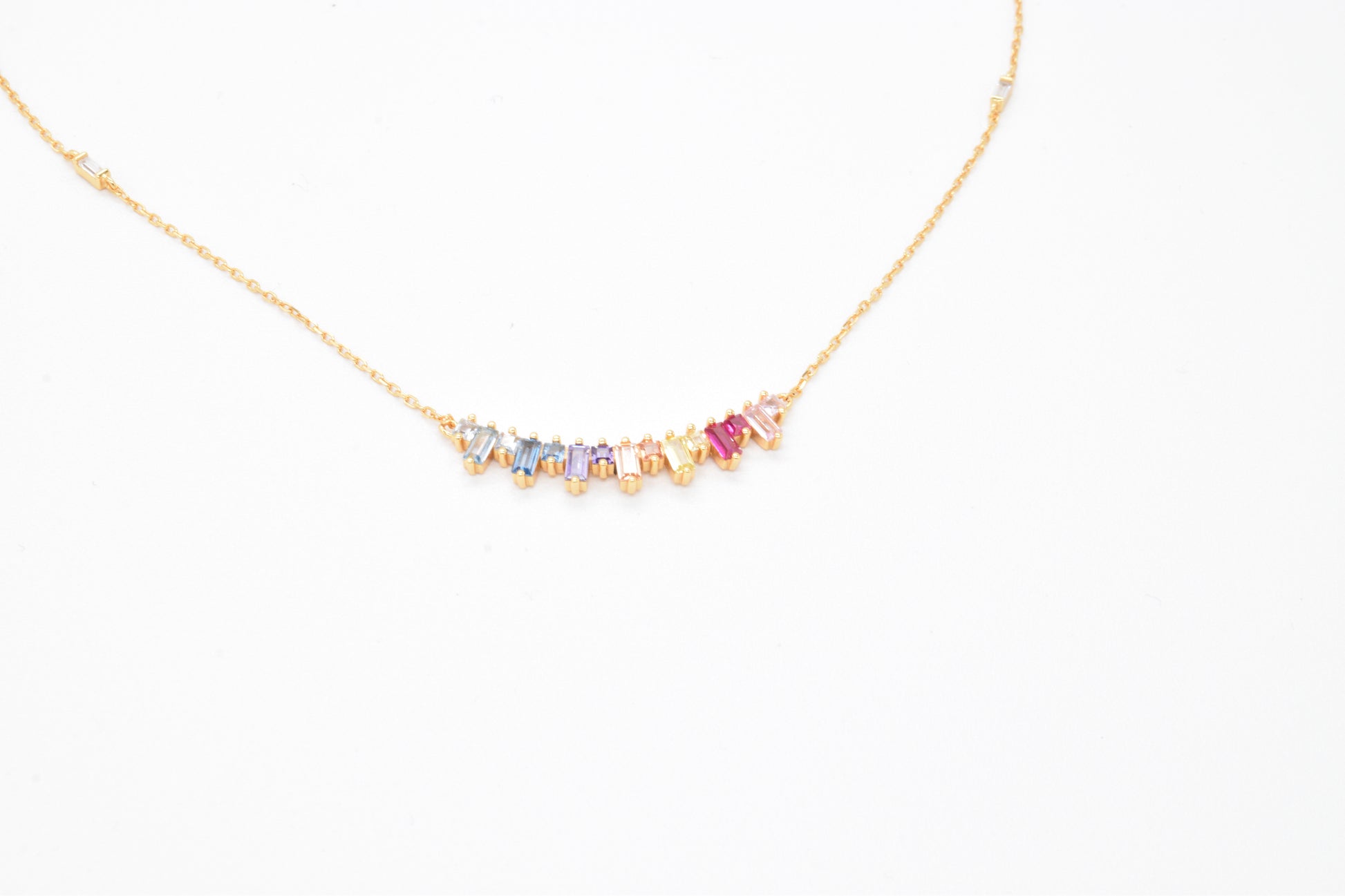 Collana barretta di zirconi distesa