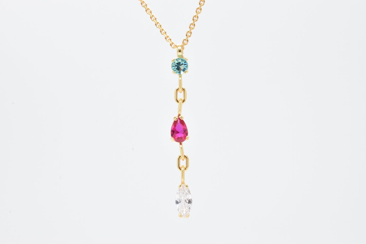 Collana mix zirconi pendenti primo piano