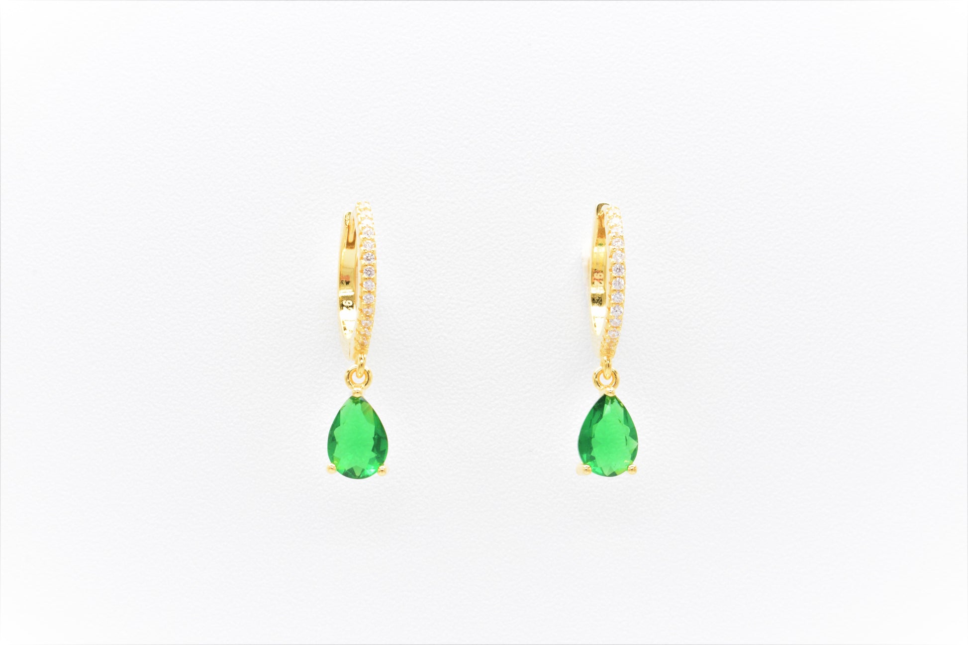 Orecchini zirconati con goccia
