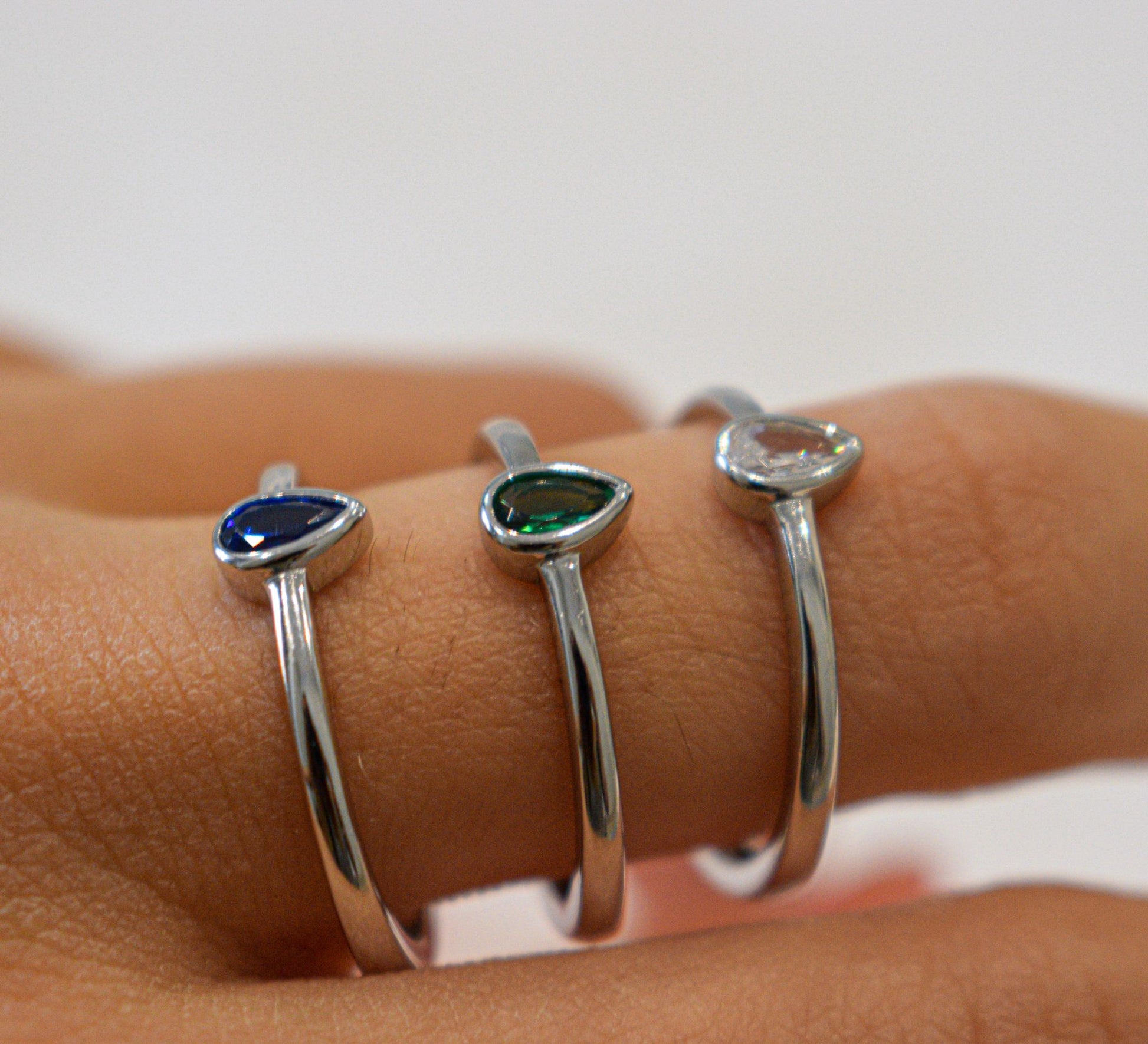 Anello Goccia argento 925 indossato.