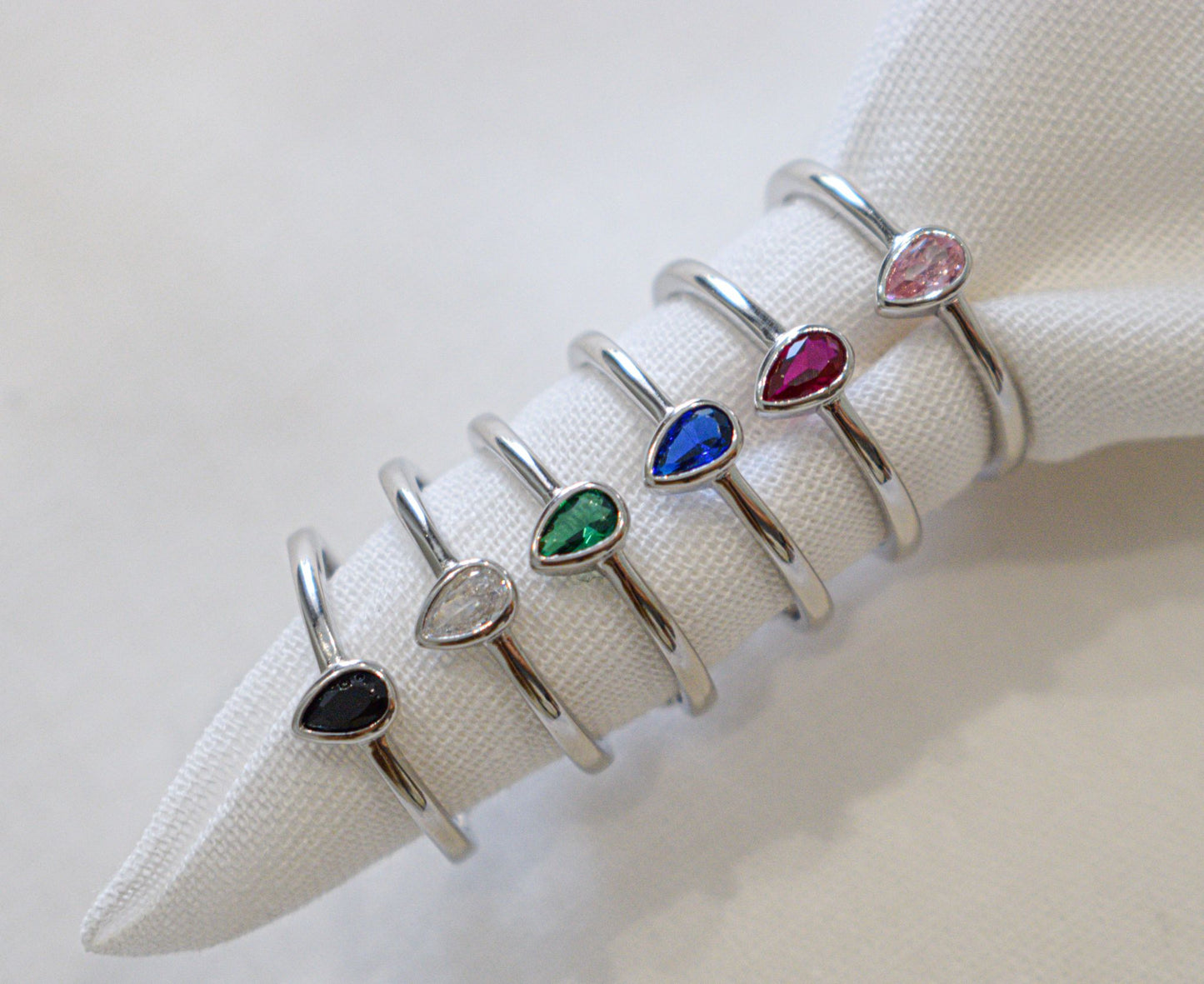 Anello Goccia con zircone colorato, argento 925.