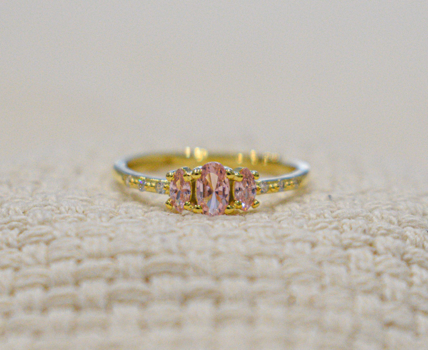 Anello tris princess con base placcata in oro e zirconi rosa