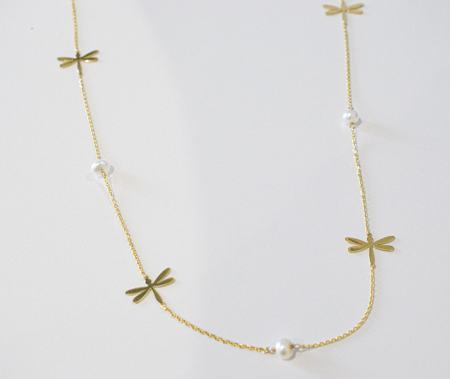 Collana placcata oro con perline e libellule 