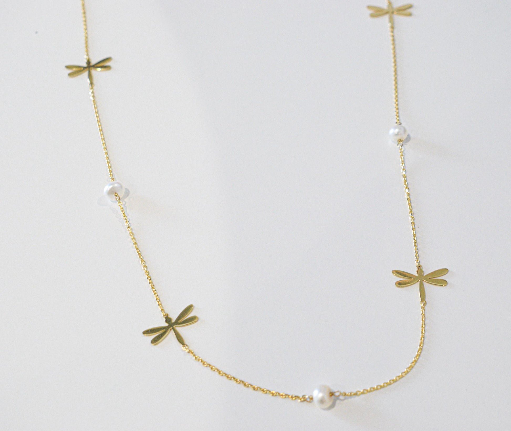 Collana placcata oro con perline e libellule 