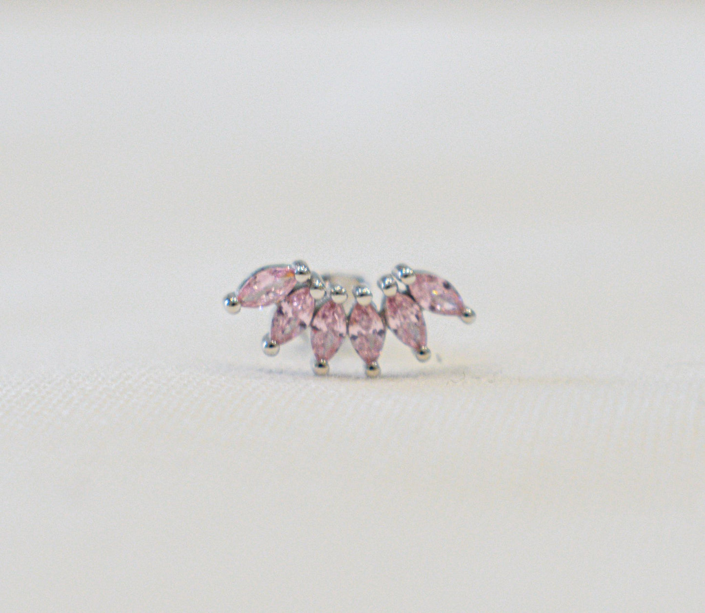 Orecchini spiga con zirconi rosa.