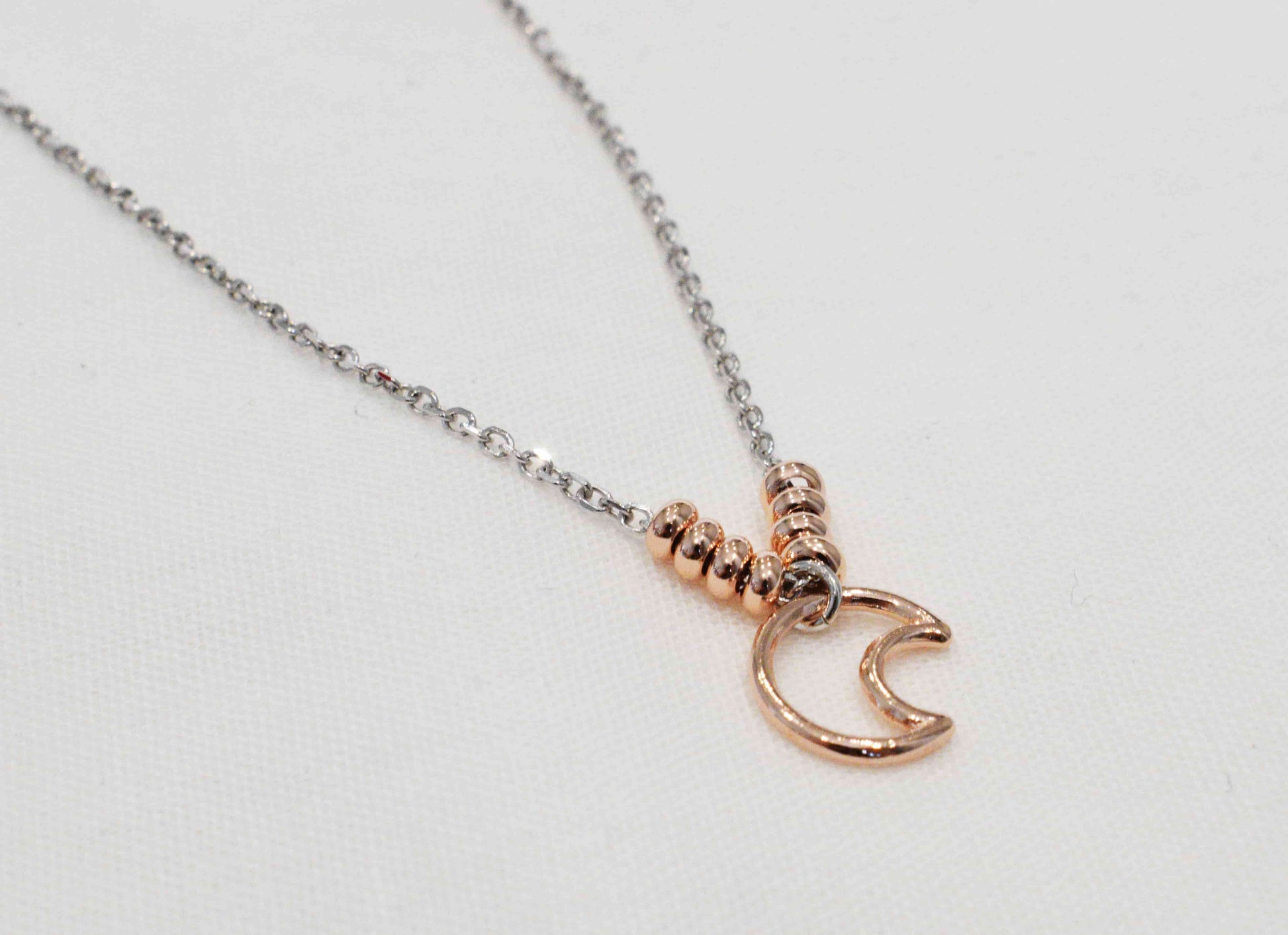 Collana Luna con pallini rosé in argento 925.