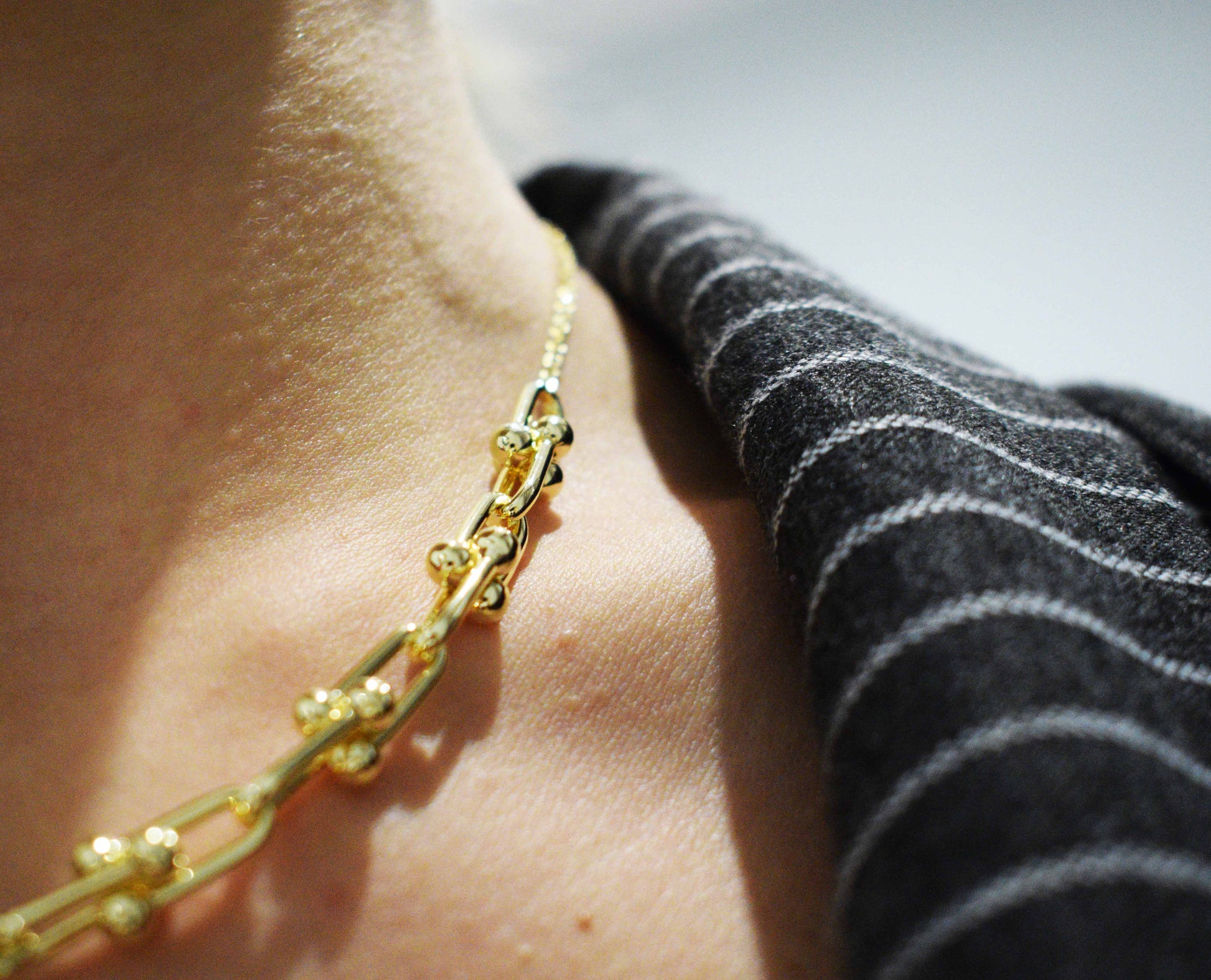 collana nodini indossata