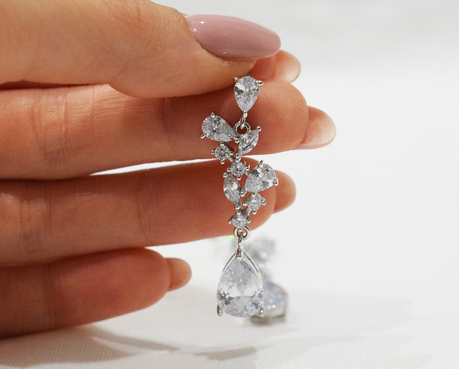 Orecchini Branch in coppia in argento 925 zirconati.