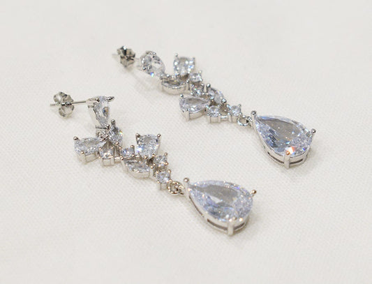 Orecchini Branch in coppia in argento 925 zirconati.