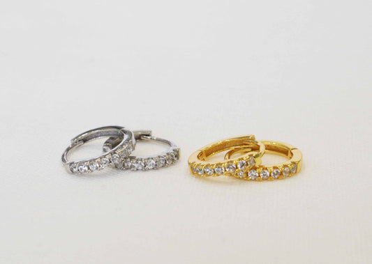 Coppia orecchini cerchietto medio zirconatoin argento 925 colorazione argento o placcato oro.