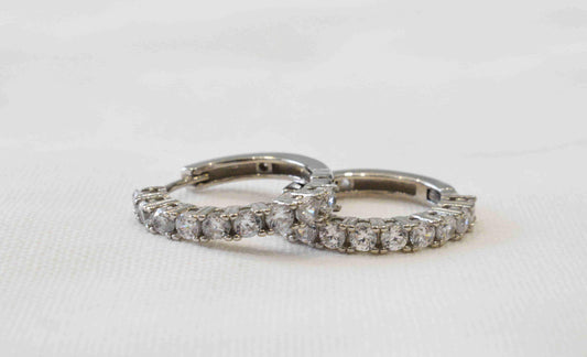 Coppia Orecchini semi zirconati in argento 925.