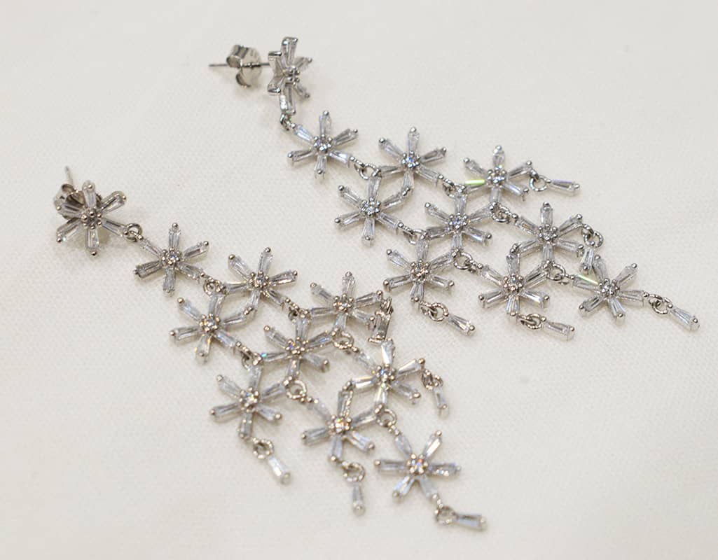 Coppia orecchini Chandelier in argento 925 con zirconi.
