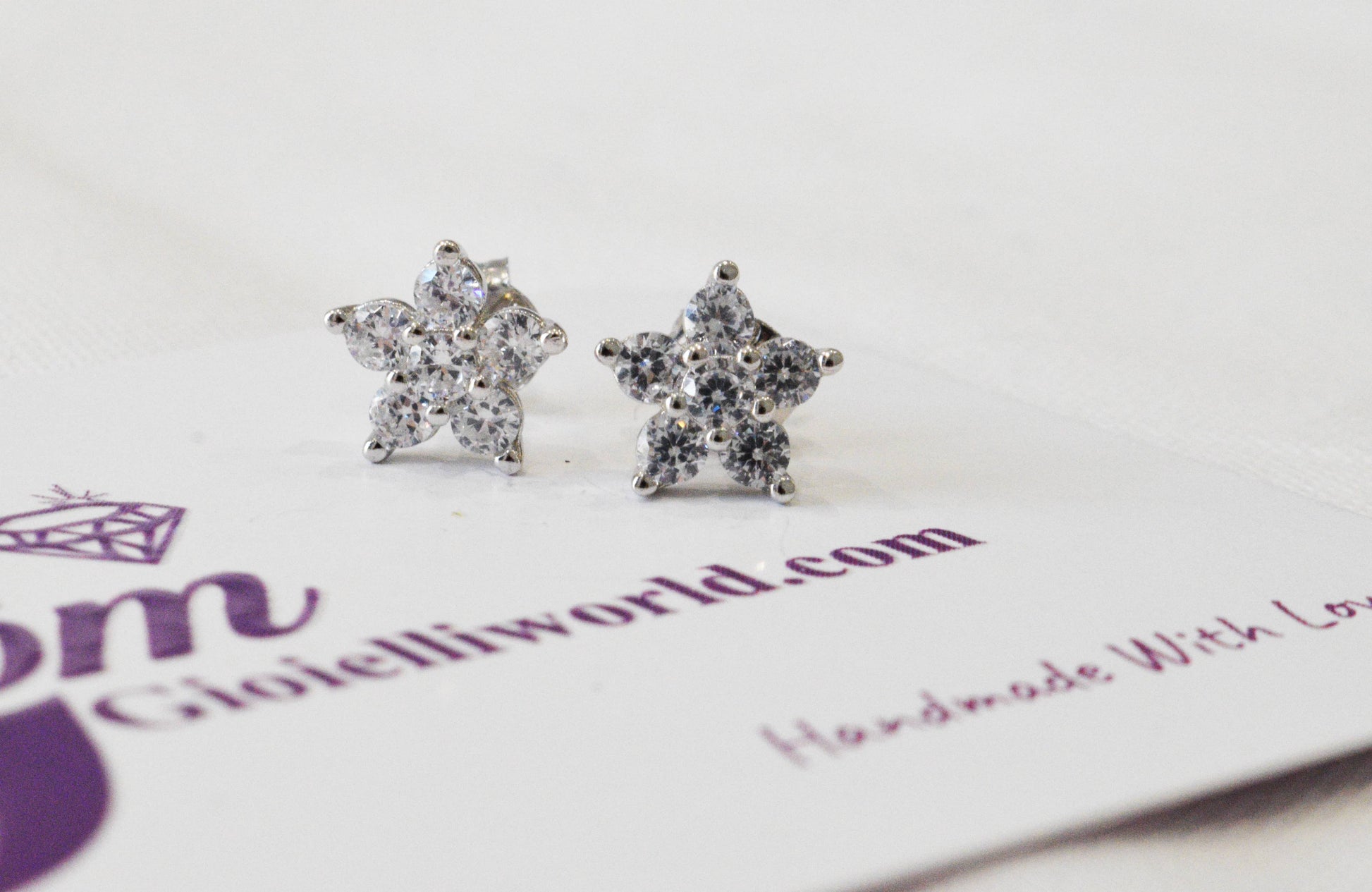 Coppia orecchini fiore in argento 925 e zirconi.