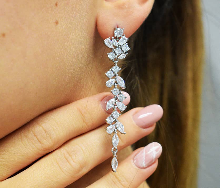 Coppia Orecchini Glacial in argento 925 e zirconi incastonati.
