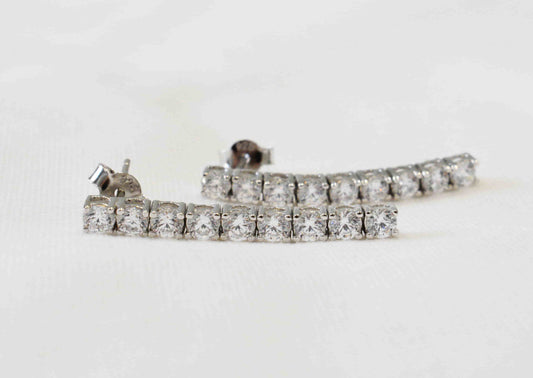 Orecchini Tennis pendente in argento 925 e zirconi.