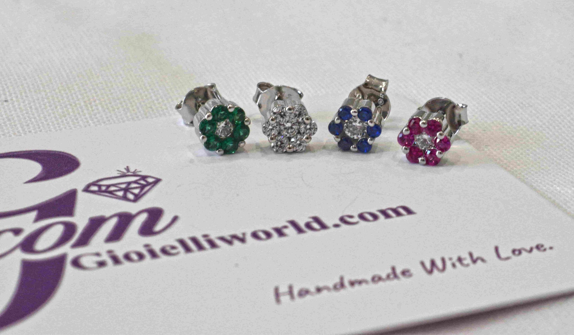 Coppia orecchini fiorellino in argento 925.